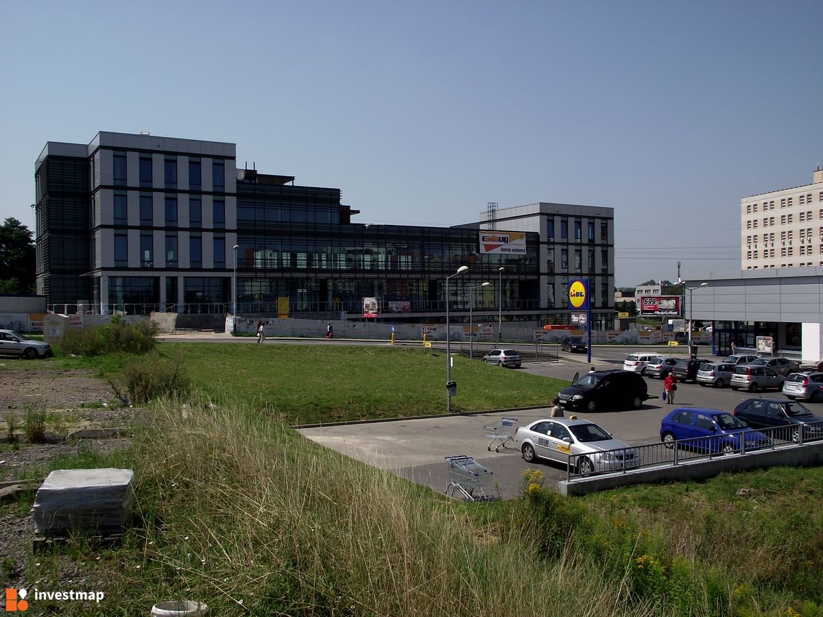 Zdjęcie [Kraków] Budynek biurowo-usługowy, ul. Piasta Kołodzieja 78 fot. Damian Daraż 