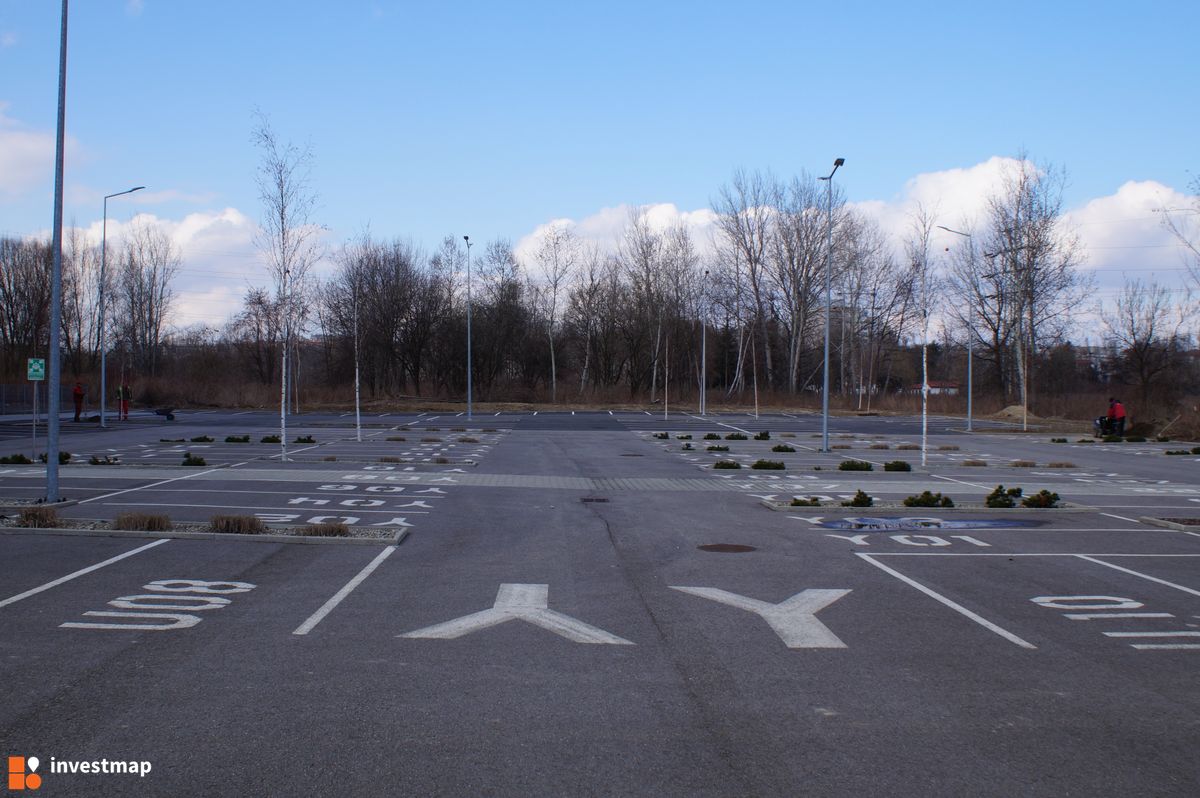 Zdjęcie [Kraków] Parking, ul. Życzkowskiego fot. Damian Daraż 