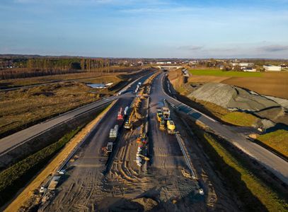 Postępują zaawansowane prace na budowie drogi ekspresowej S6 – Obwodnicy Metropolitarnej Trójmiasta [FILM+ZDJĘCIA]