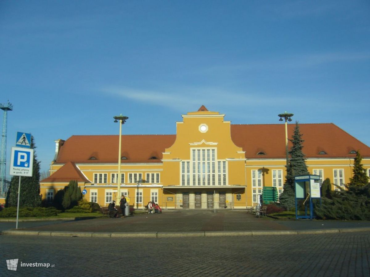 Zdjęcie [Legnica] Dworzec PKP (remont) fot. Orzech 