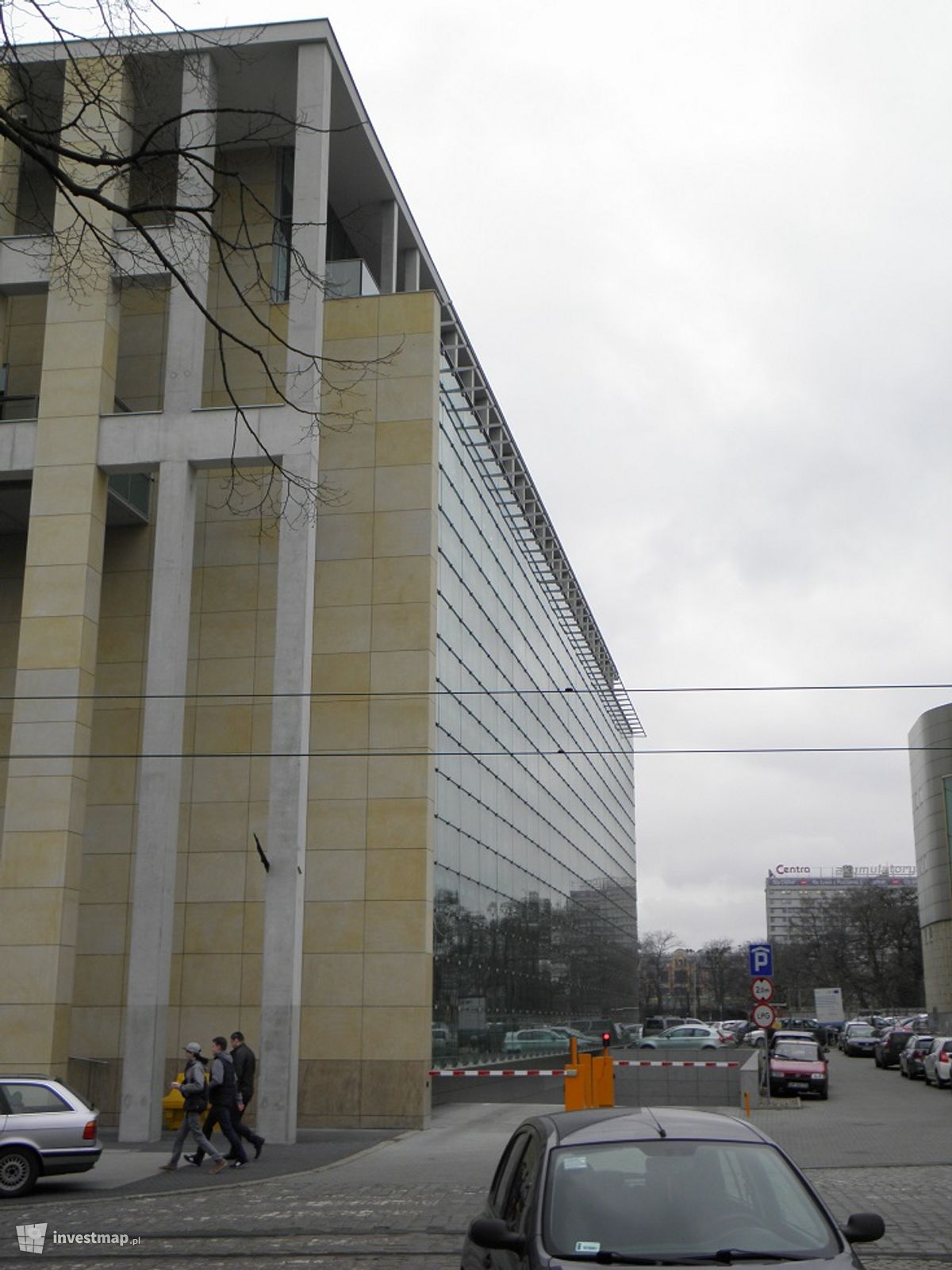 Zdjęcie [Poznań] Centrum Edukacyjne Usług Elektronicznych (Uniwersytet Ekonomiczny) fot. PieEetrek 