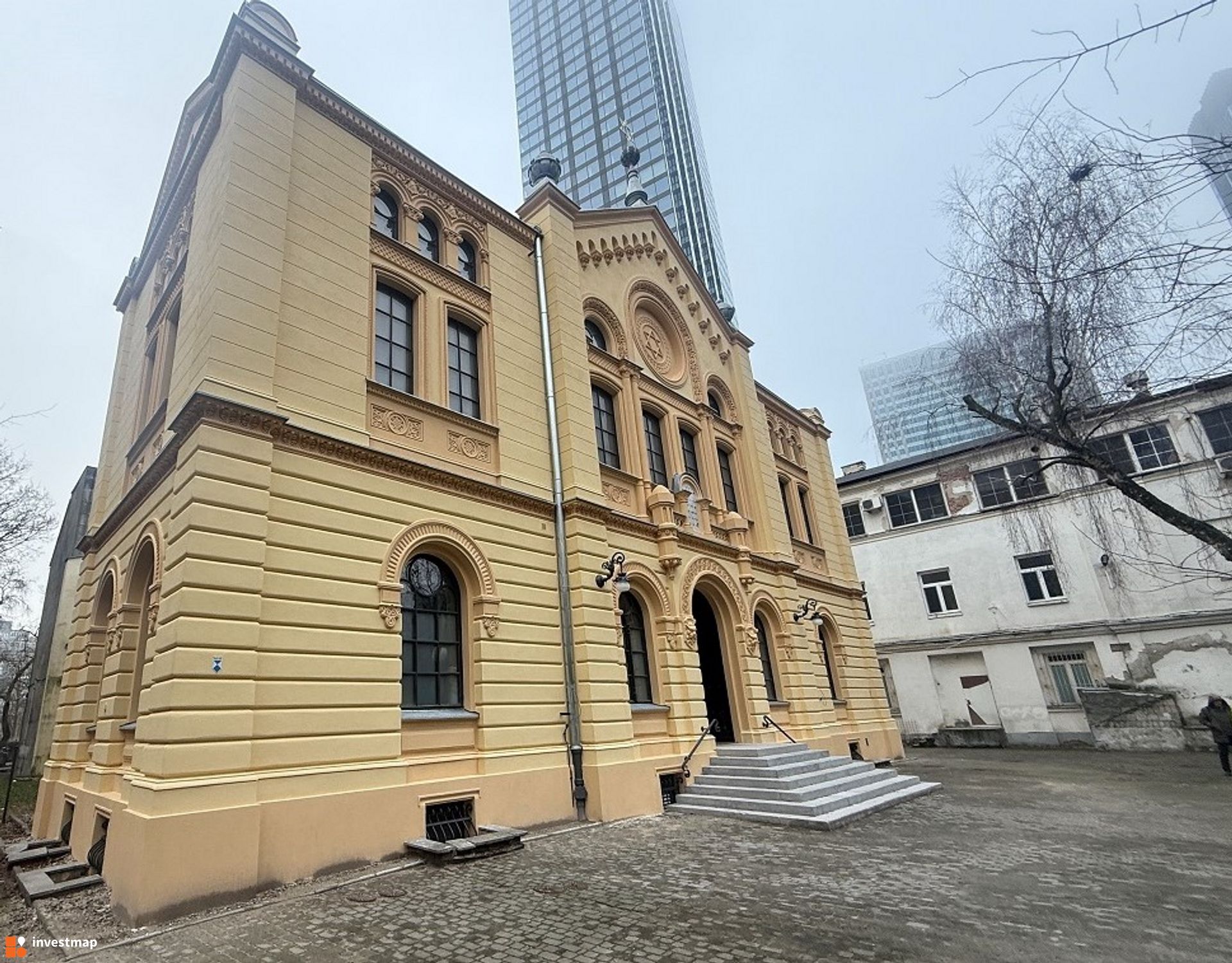 Koniec remontu elewacji synagogi Nożyków w Warszawie