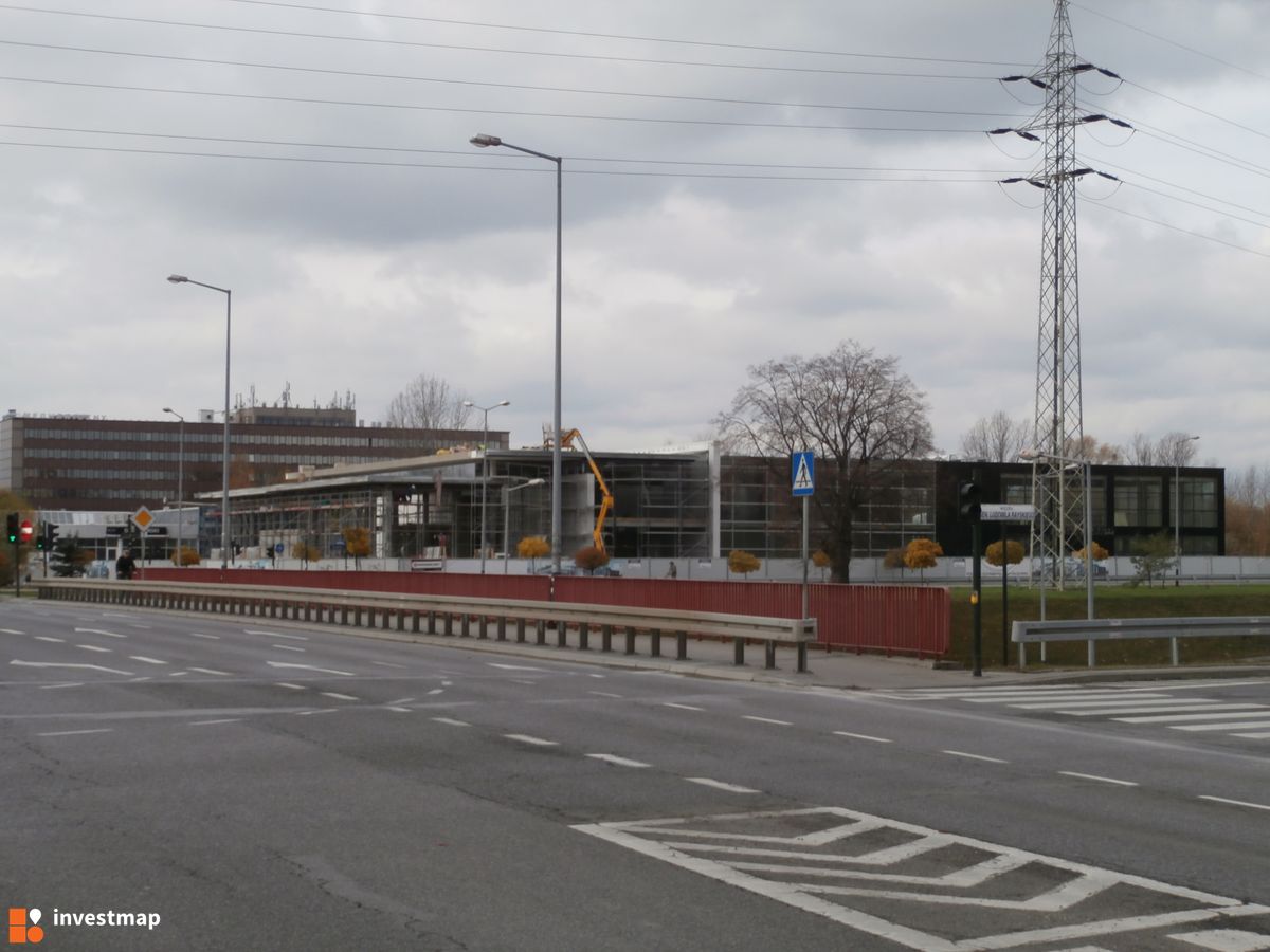 Zdjęcie [Kraków] Budynek usługowo-dydaktyczny na al.Jana Pawła II fot. tomasz.witko 