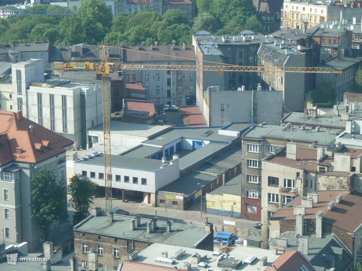 Zdjęcie [Katowice] Budynek wielorodzinny z usługami, ul. Opolska fot. Krypton 