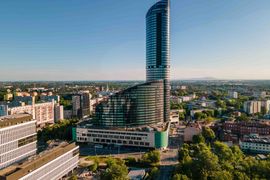 Sprzedano biurową część wieżowca Sky Tower we Wrocławiu