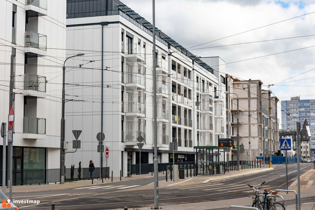 Zdjęcie [Poznań] Kompleks mieszkalno-biurowo-usługowy "Zajezdnia Poznań" fot. Jakub Zazula 