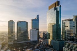 W 2023-2024 zabraknie biur w Warszawie? Popyt się odbudowuje, ale podaż hamuje