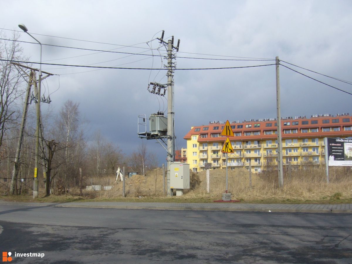 Zdjęcie [Wrocław] Budynki wielorodzinne, ul. Główna fot. Orzech 