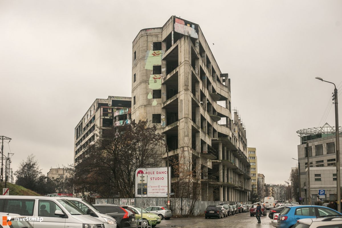 Zdjęcie Biurowec, ul. Kolejowa fot. Tomasz Matejuk