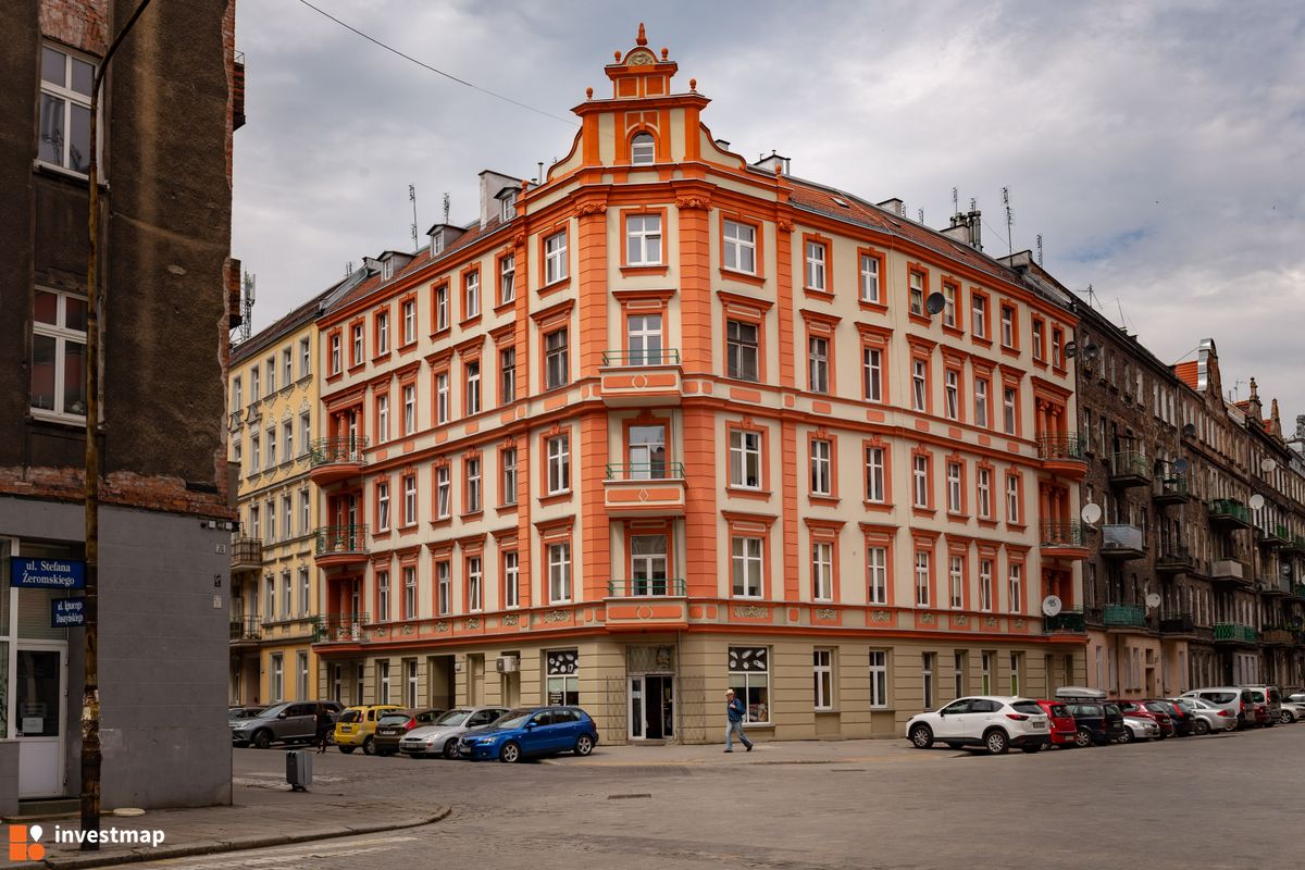 Zdjęcie [Wrocław] Remont kamienicy przy Daszyńskiego 18 ( róg z Żeromskiego 72) fot. Jakub Zazula 