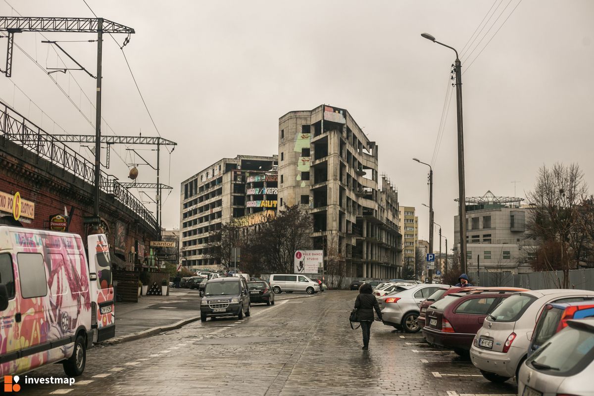 Zdjęcie Biurowec, ul. Kolejowa fot. Tomasz Matejuk