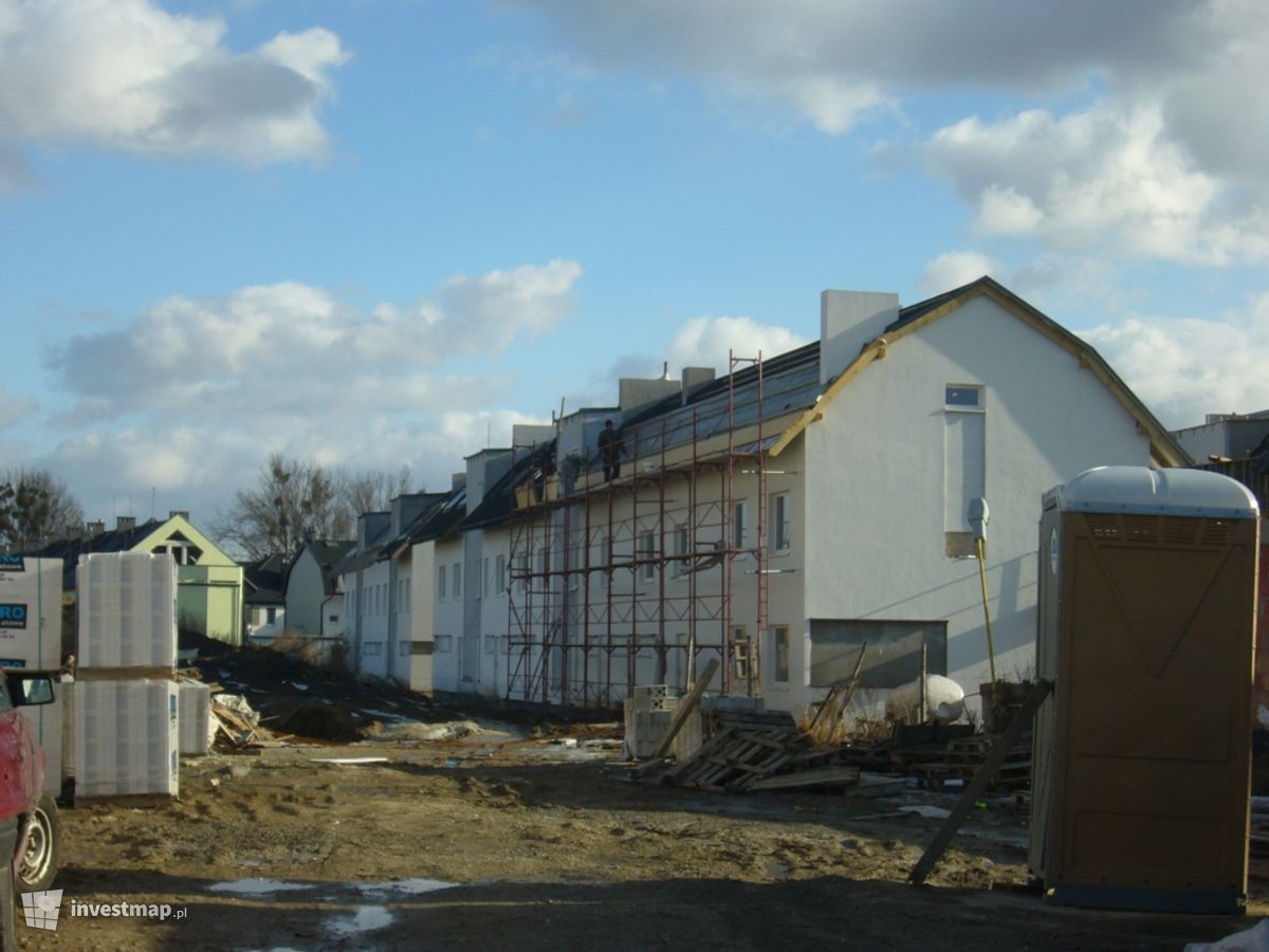 Zdjęcie [Wrocław] Osiedle domów jednorodzinnych "Malinowy Zakątek" fot. Orzech 