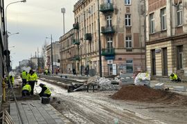 W Łodzi trwa remont ulicy Przybyszewskiego. 99% niższy czynsz i ulgi dla mieszkańców [ZDJĘCIA]