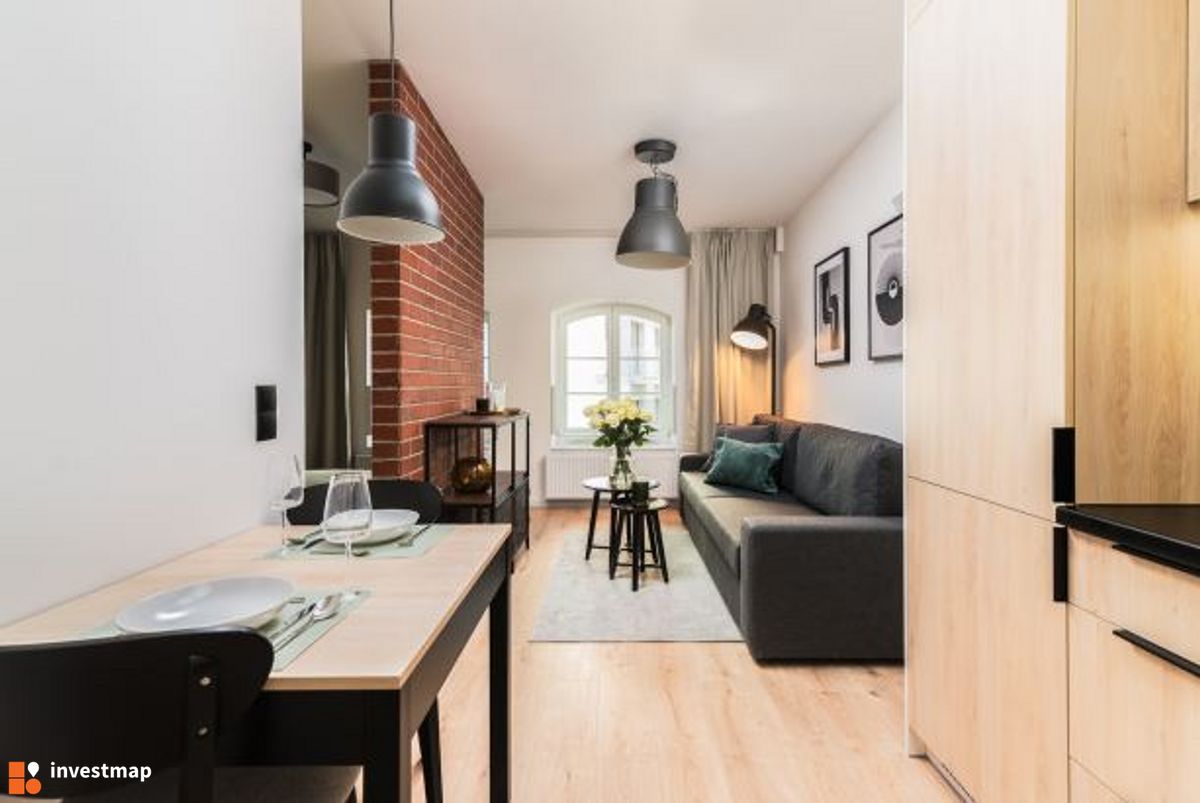 Zdjęcie Budynek hotelowy przy ul. Grabiszyńskiej fot. Orzech 