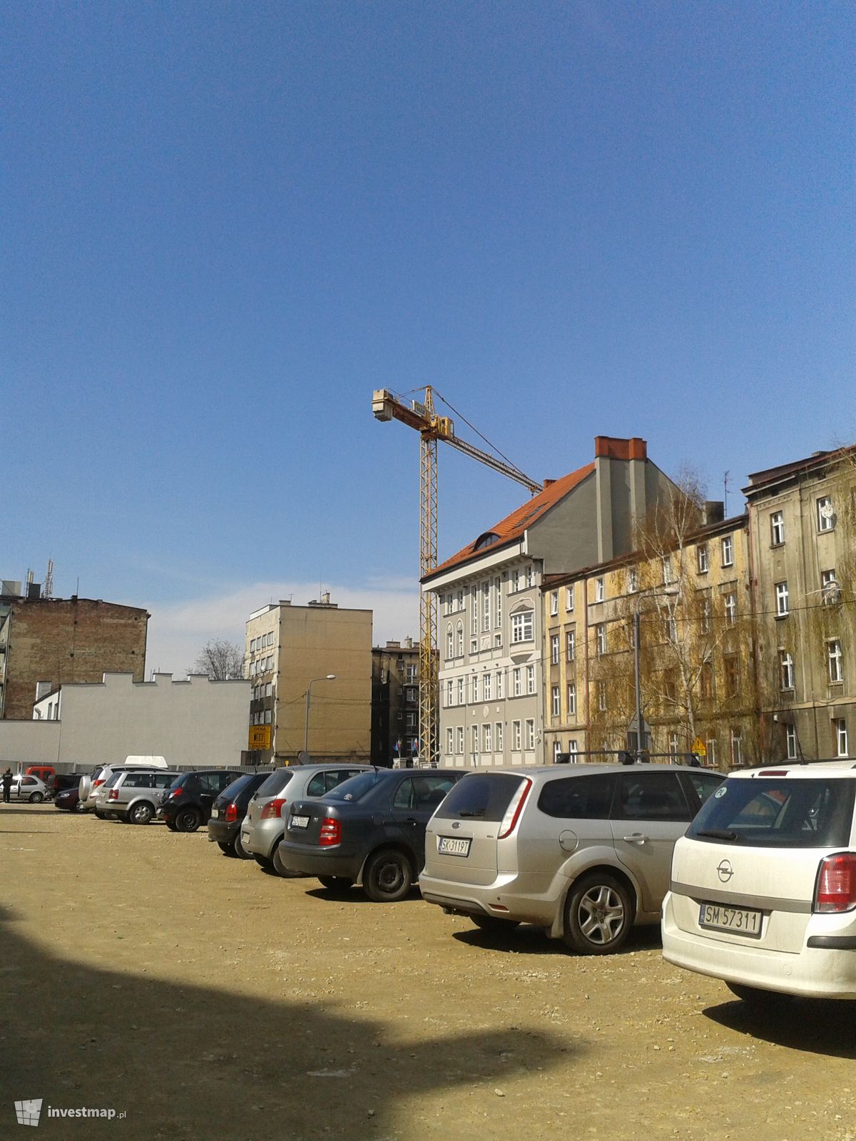 Zdjęcie [Katowice] Budynek wielorodzinny z usługami, ul. Opolska fot. Lukander 