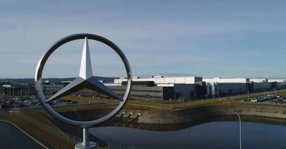 Co słychać na budowie wielkiej fabryki samochodów dostawczych Mercedes-Benz na Dolnym Śląsku?