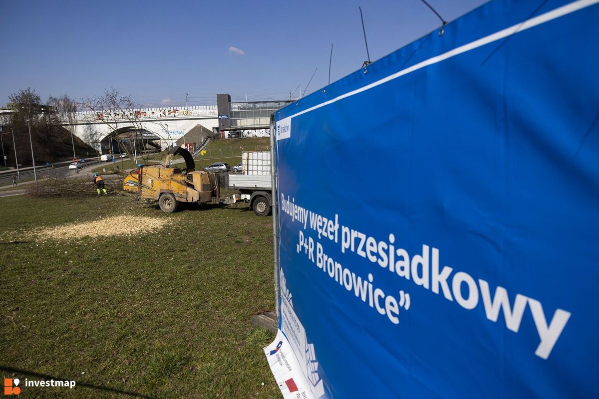 Zdjęcie Parking P+R Bronowice, ul. Złoty Róg 58 fot. Adrian 