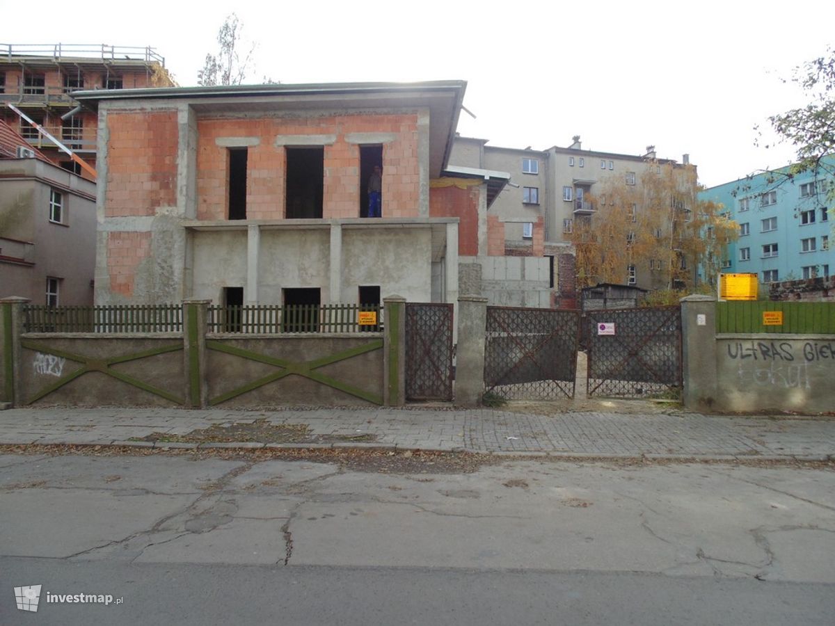 Zdjęcie [Katowice] Budynek Biurowo - Usługowy, ul. Raciborska 44 fot. Damian Daraż 