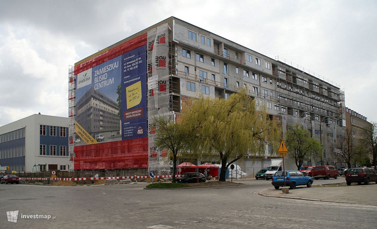 Zdjęcie [Wrocław] Budynek wielorodzinny, ul. Jemiołowa fot. Mmaciek 