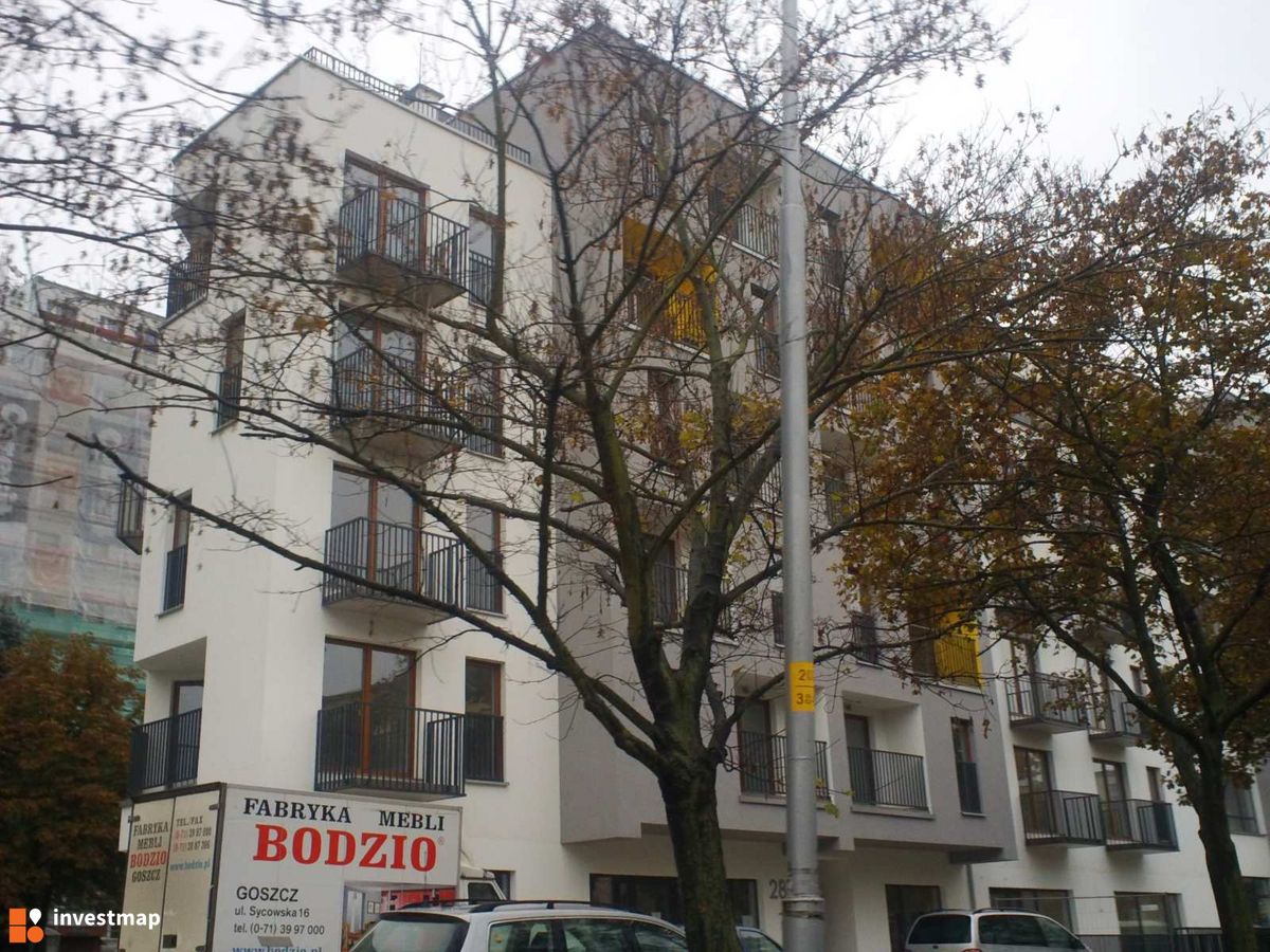 Zdjęcie [Wrocław] Osiedle, ul. Bezpieczna fot. Orzech 