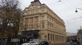 Na Starym Mieście w Krakowie trwa remont zabytkowego Hotelu Royal [ZDJĘCIA]