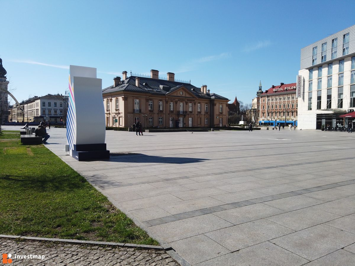 Zdjęcie Plac Jeziorańskiego fot. Damian Daraż 
