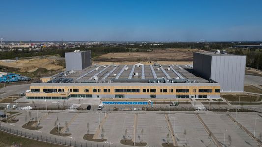 Northvolt zakończył w Gdańsku budowę największej w Europie fabryki magazynów energii [ZDJĘCIA]