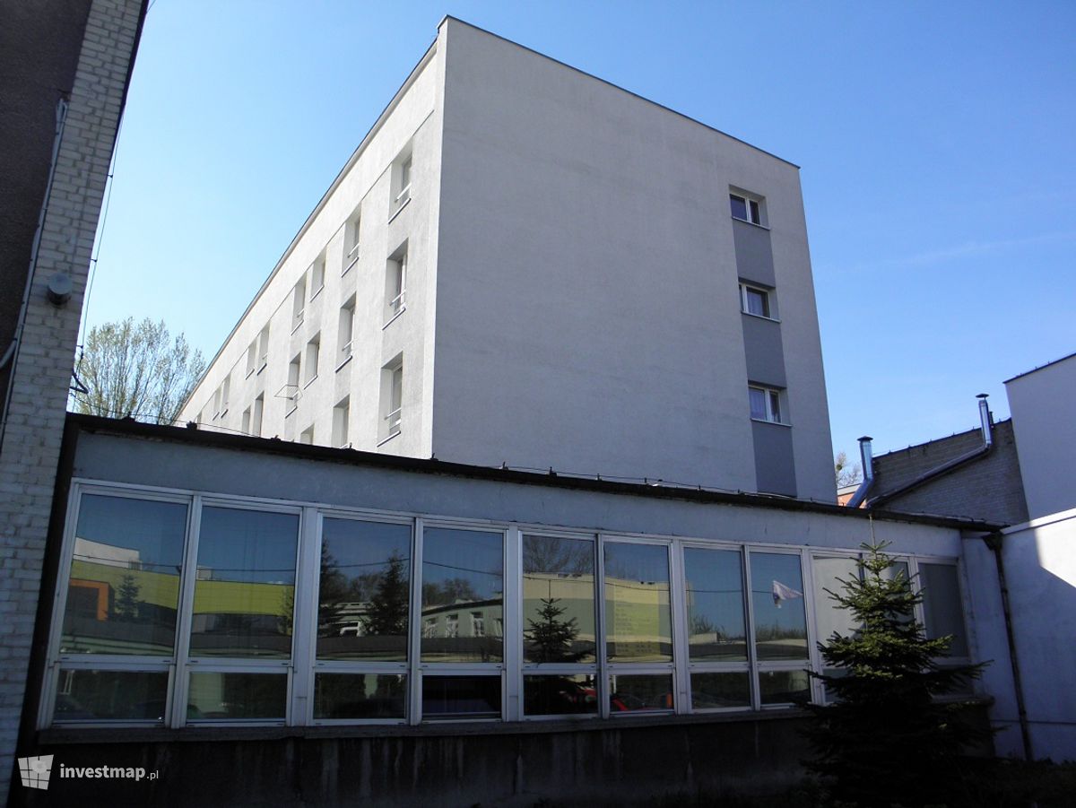 Zdjęcie [Poznań] Wyższa Szkoła Edukacji i Terapii (remont) fot. PieEetrek 