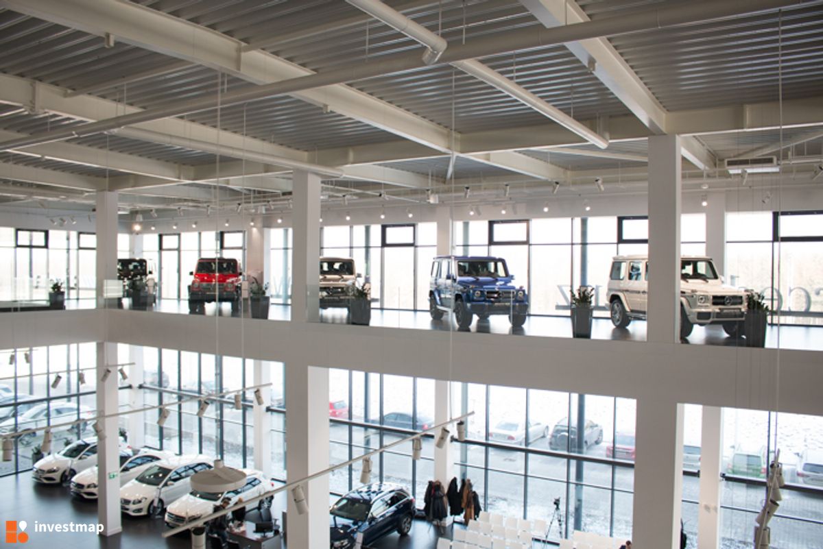 Zdjęcie [Wrocław] Salon samochodowy Mercedes-Benz fot. Tomasz Matejuk