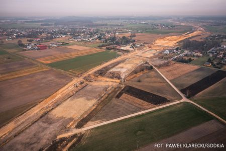 Droga ekspresowa S1 połączy lotnisko Katowice-Pyrzowice z granicą ze Słowacją. Budowa kluczowego odcinka nabiera tempa [FILM+ZDJĘCIA]