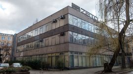 Modernistyczny biurowiec ZETO w centrum Wrocławia ma nowego właściciela [ZDJĘCIA]
