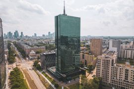Rusza rozbiórka wieżowca Intraco. Warszawa żegna jeden z symboli Mokotowa [ZDJĘCIA+WIZUALIZACJE]