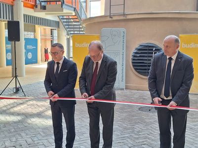 Oddano do użytku przebudowany i rozbudowany zabytkowy gmach Instytutu Techniki Cieplnej Politechniki Warszawskiej