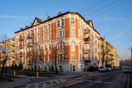 Kamienica Krzyżowa 5 - Powstańcza 17