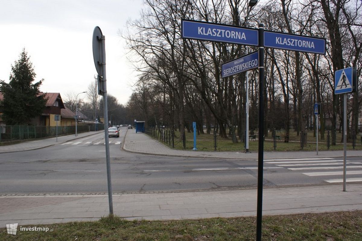 Zdjęcie [Kraków] Budynek Usługowy, ul. Klasztorna fot. Damian Daraż 