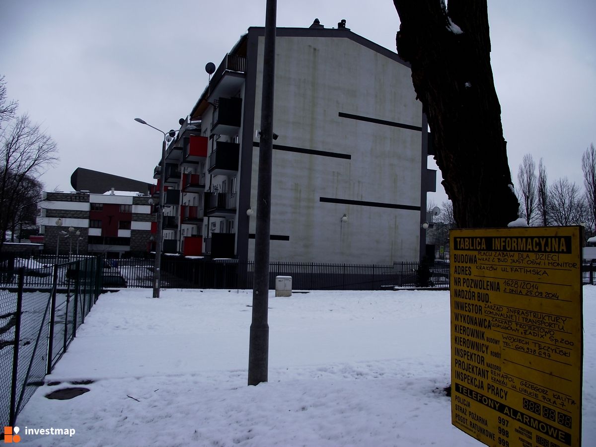 Zdjęcie [Kraków] Plac Zabaw dla Dzieci - KRAKÓW, ul. Fatimska fot. Damian Daraż 