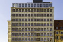  Przy wrocławskim Rynku został otwarty nowy hotel. Historyczny, zabytkowy wieżowiec z lat 30. XX wieku zyskał drugie życie