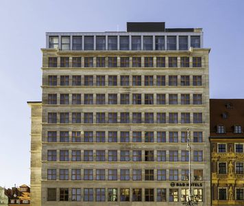  Przy wrocławskim Rynku został otwarty nowy hotel. Historyczny, zabytkowy wieżowiec z lat 30. XX wieku zyskał drugie życie