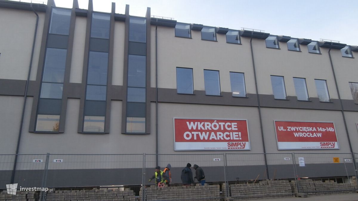 Zdjęcie [Wrocław] Budynek handlowo-usługowy, ul. Zwycięska fot. Jan Augustynowski