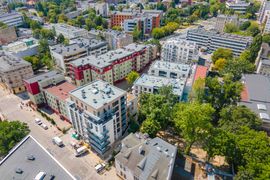 Pogonowskiego 73. Nowe osiedle rośnie w centrum tętniącej życiem Łodzi [FILM]