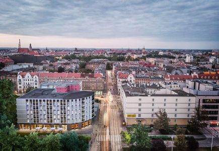 W centrum Wrocławia ruszyła budowa nowego budynku wielofunkcyjnego [WIZUALIZACJE]