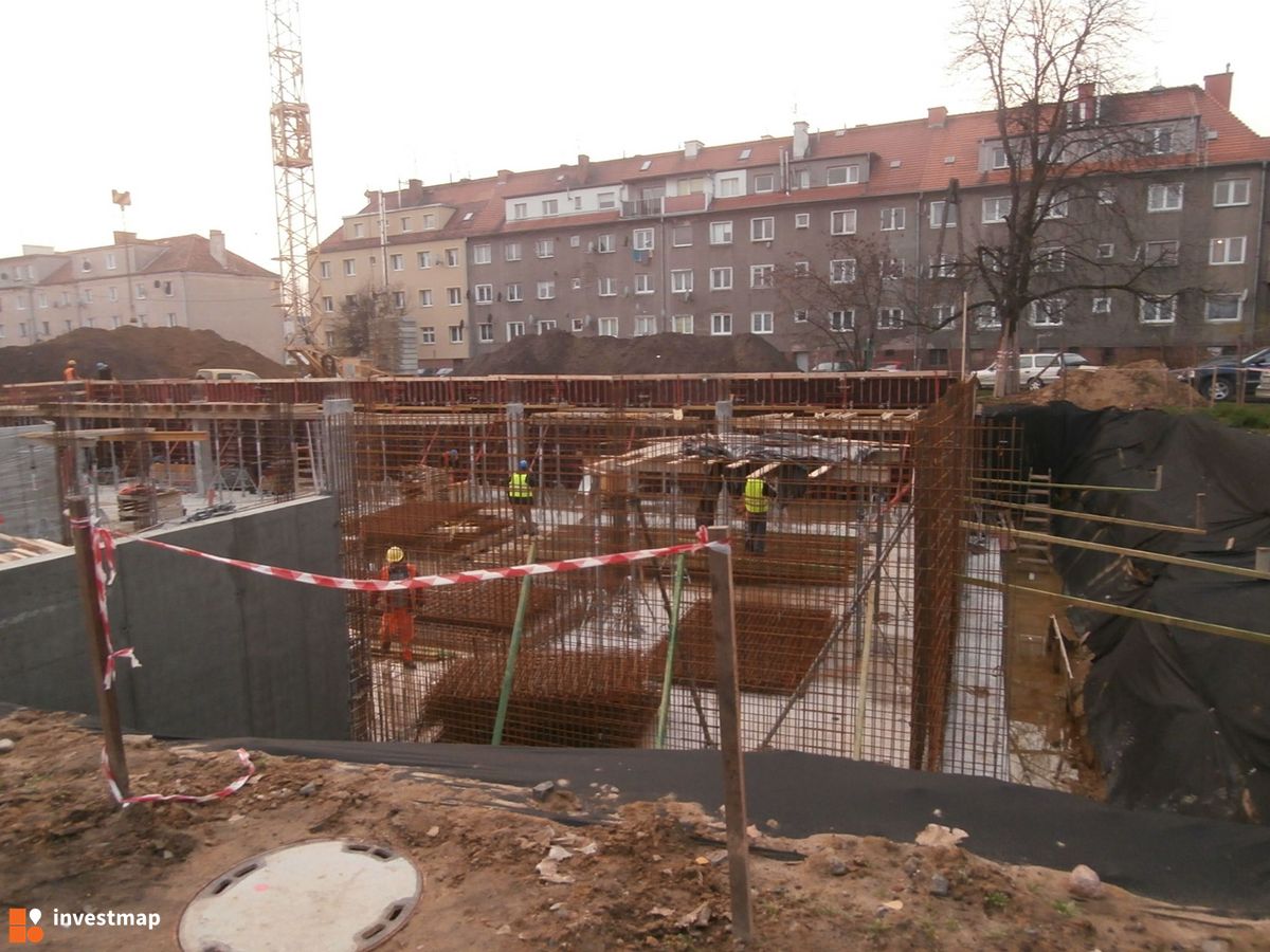 Zdjęcie [Wrocław] Budynek wielorodzinny "Puszczykowska 3" fot. Jan Augustynowski