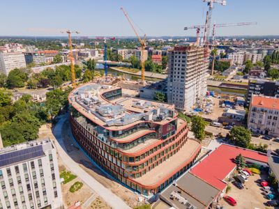 W centrum Wrocławia powstaje kompleks wielofunkcyjny Quorum ze 140-metrowym wieżowcem [FILM + ZDJĘCIA]