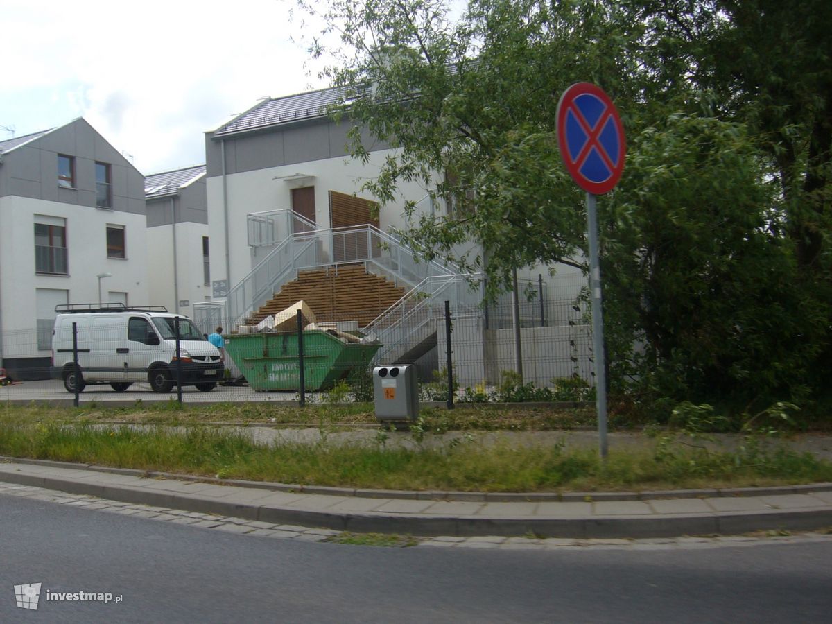 Zdjęcie [Wrocław] Osiedle domów w zabudowie bliźniaczej, ul. Bystrzycka 19-21 fot. Orzech 