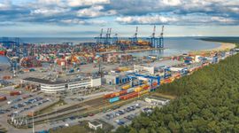 Baltic Hub zwiększa możliwości kolejowe dzięki dwóm nowym suwnicom RMG [FILM+ZDJĘCIA]