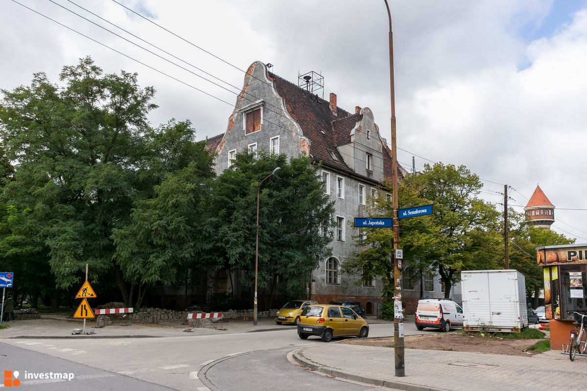 Zdjęcie Zabytkowy brochowski Ratusz, ul. Semaforowa 5 