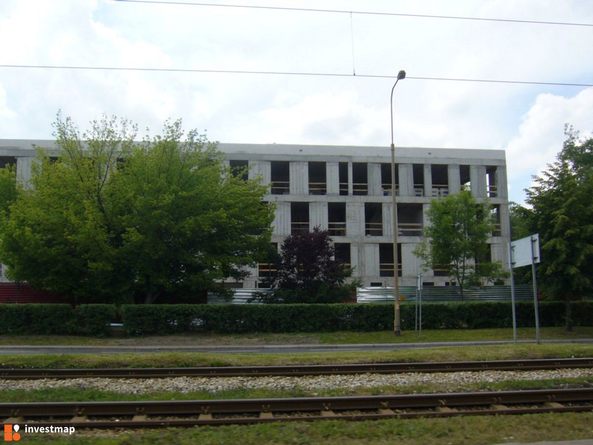 Zdjęcie [Wrocław] Komisariat Policji "Wrocław-Krzyki", ul. Ślężna fot. Orzech 