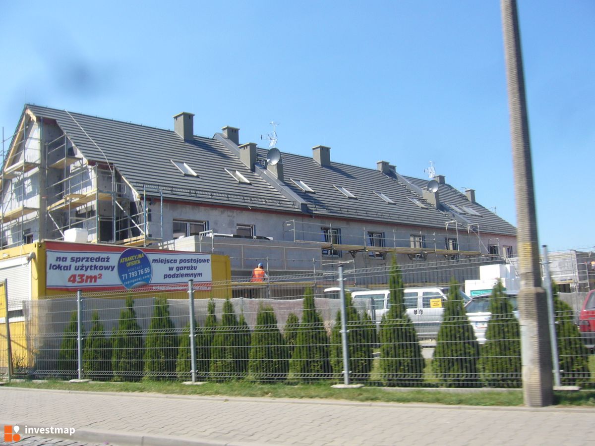 Zdjęcie [Wrocław] Osiedle domów jednorodzinnych "Zacisze Krzemienieckie 2" fot. Orzech 