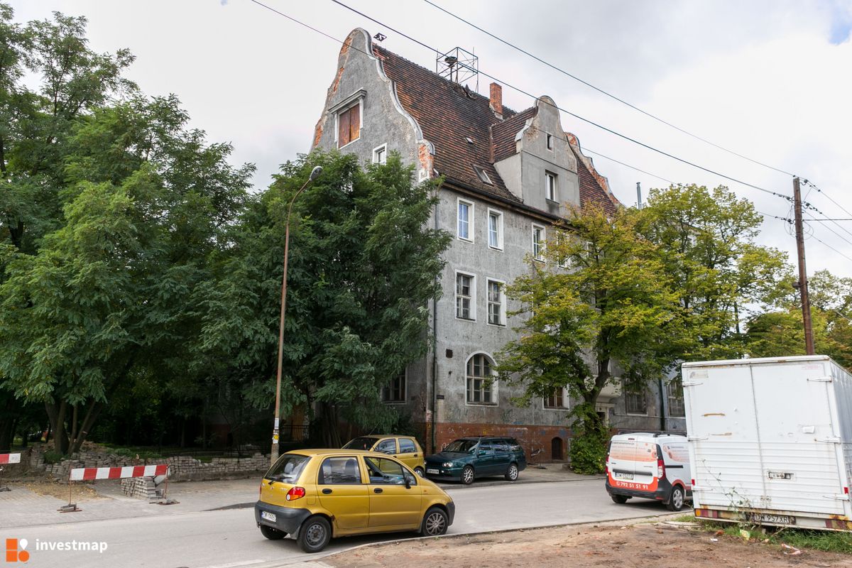 Zdjęcie Zabytkowy brochowski Ratusz, ul. Semaforowa 5 
