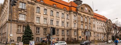 Zabytkowy gmach przy ul. Powstańców Śląskich ponownie na sprzedaż [WIZUALIZACJE+ZDJĘCIA]